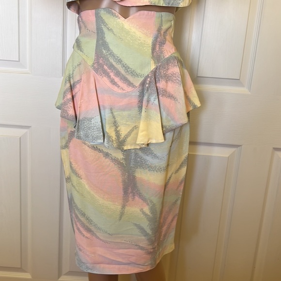 Young Edwardian vintage 80’s pastel suit. Cropped jacket /hi waist skirt sz 7 - Picture 3 of 8